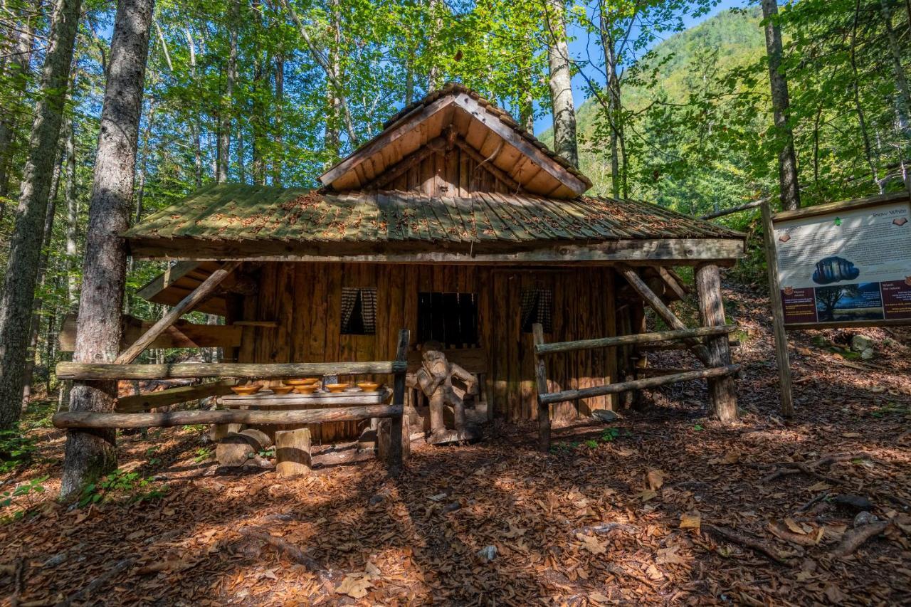 Eko Hisa-Eco House Na Razpotju Hotel Solcava Luaran gambar